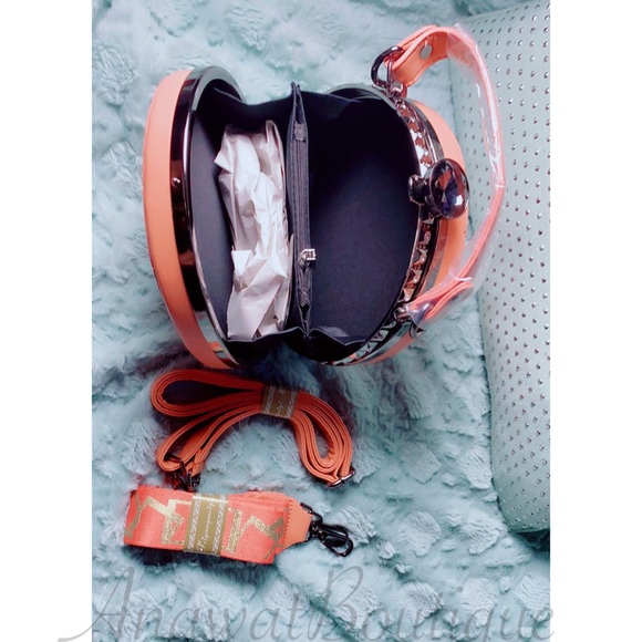 Quinn Quilted Diamond Charm Crossbody - Picture 9 of 10